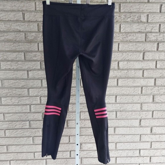 FREE WITH PURCHASE Adidas Black & Pink Response Leggings Medium USED - Picture 9 of 11